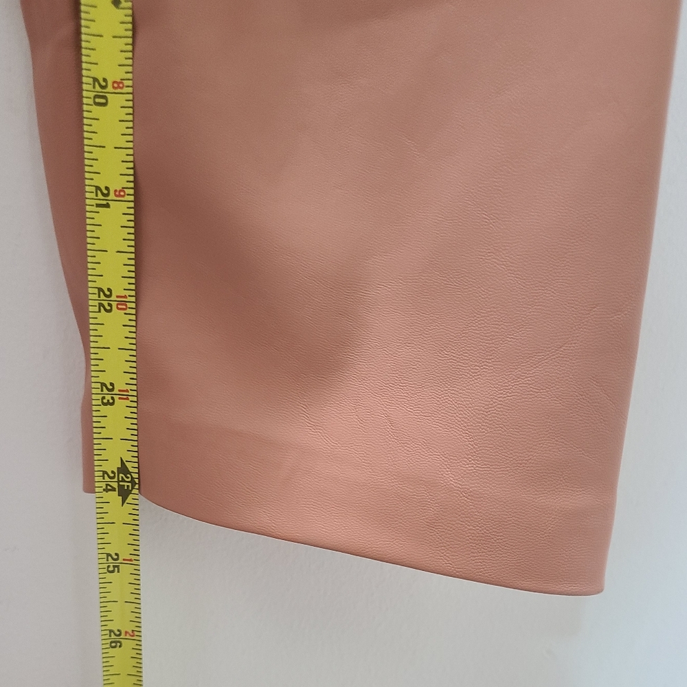 Blank NYC Chelsea Tapered & Cropped Faux Leather Pants Sz 25 - Picture 12 of 12